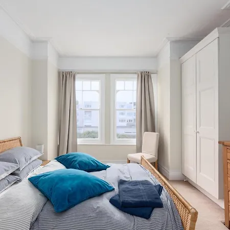 Wix's Lane Apartment *