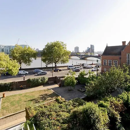 Bright 2-bed In Fashionable Chelsea Apartment