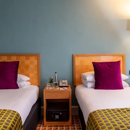 Copthorne Tara Kensington