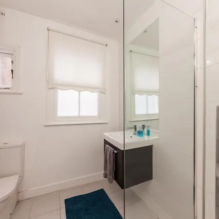 Apartment Wix's Lane London