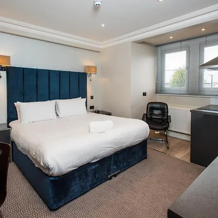 Western Chiswick Palace & Hotel 3*
