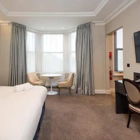 Western Chiswick Palace & 3*