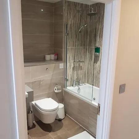 Docklands 3* London