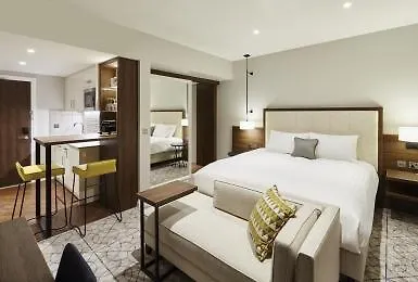 Hotel Moxy London Heathrow Airport Hounslow