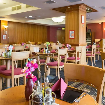 - Wembley International Hotel Londen