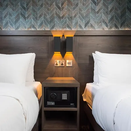 Hotel Brit Elephant Castle 3*