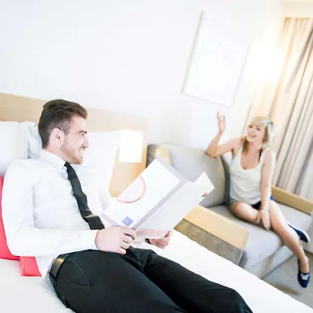 Hotel Novotel London Heathrow Airport M4 Jct. 4 4*