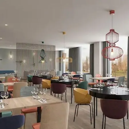 Hotel Hampton By Hilton Park Royal 3*