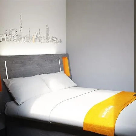 Easyhotel Shoreditch 3*
