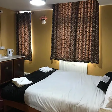 Pacific London Heathrow מלון 2*