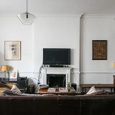 Traditional Stylish 1br Near Hyde Park Apartment