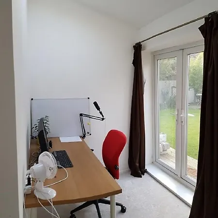 Beautiful Near Excel Center Homestay